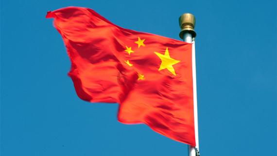 救援受困的长颈鹿